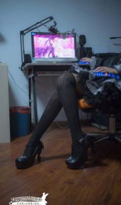 欧美中年老妇人完整播放