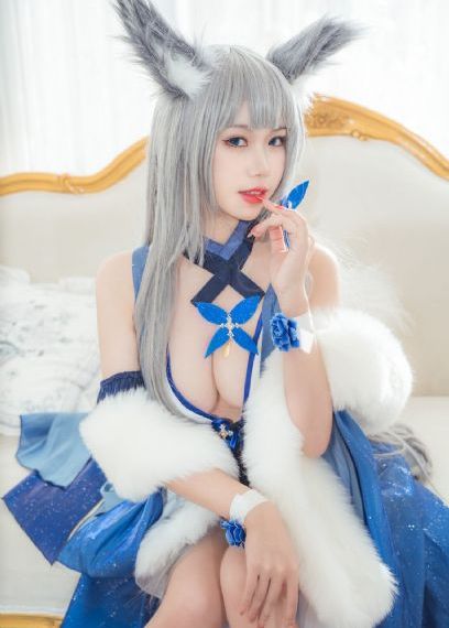 《安达与岛村》