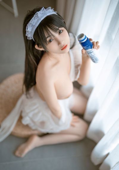 《漂亮的女邻居》在线